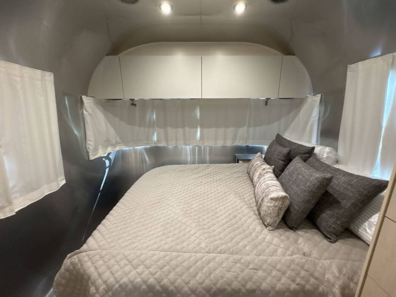 A photo of this 2026 Airstream Flying Cloud 25FB