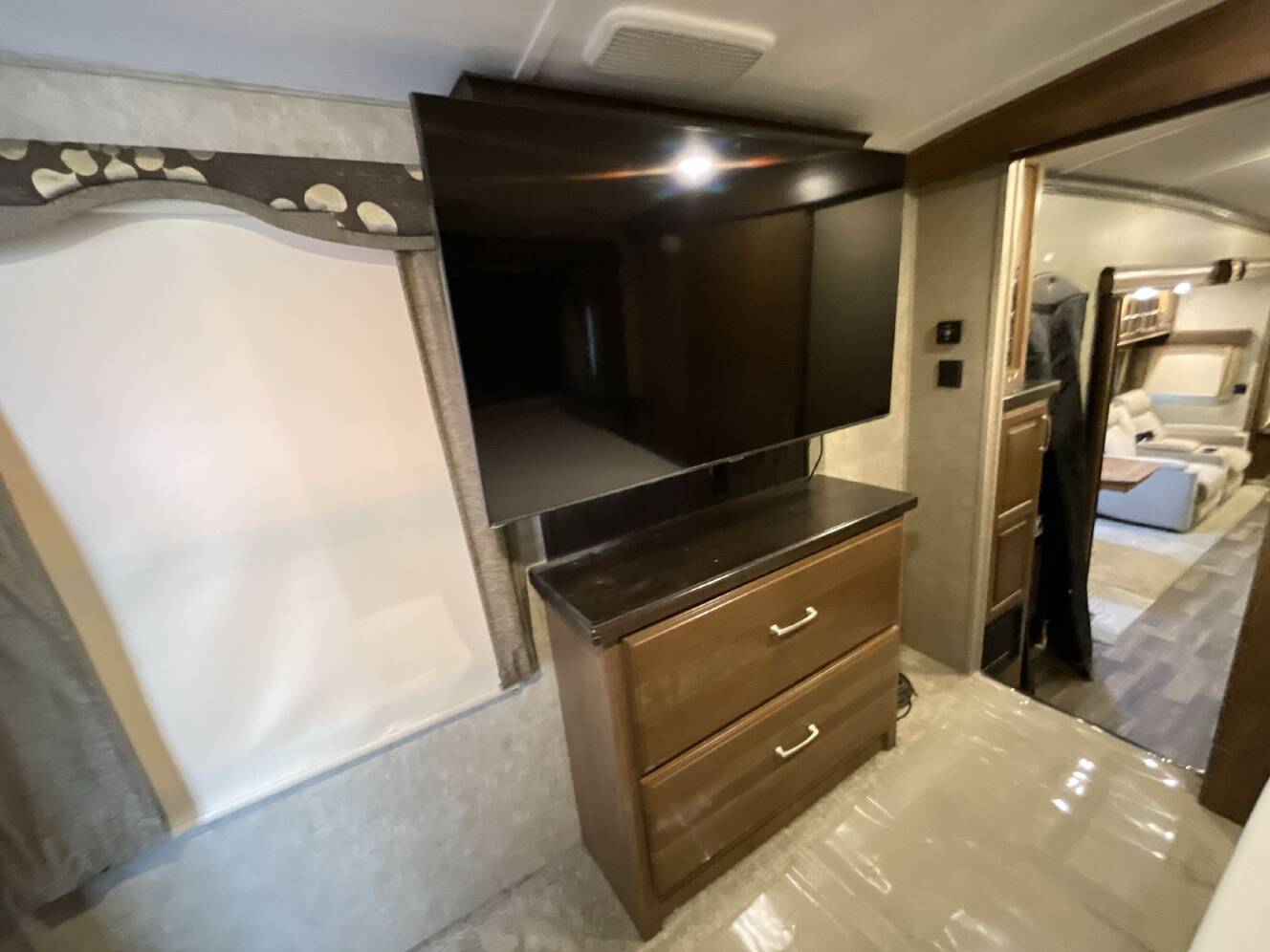 A photo of this 2017 Keystone MONTANA 3911FB