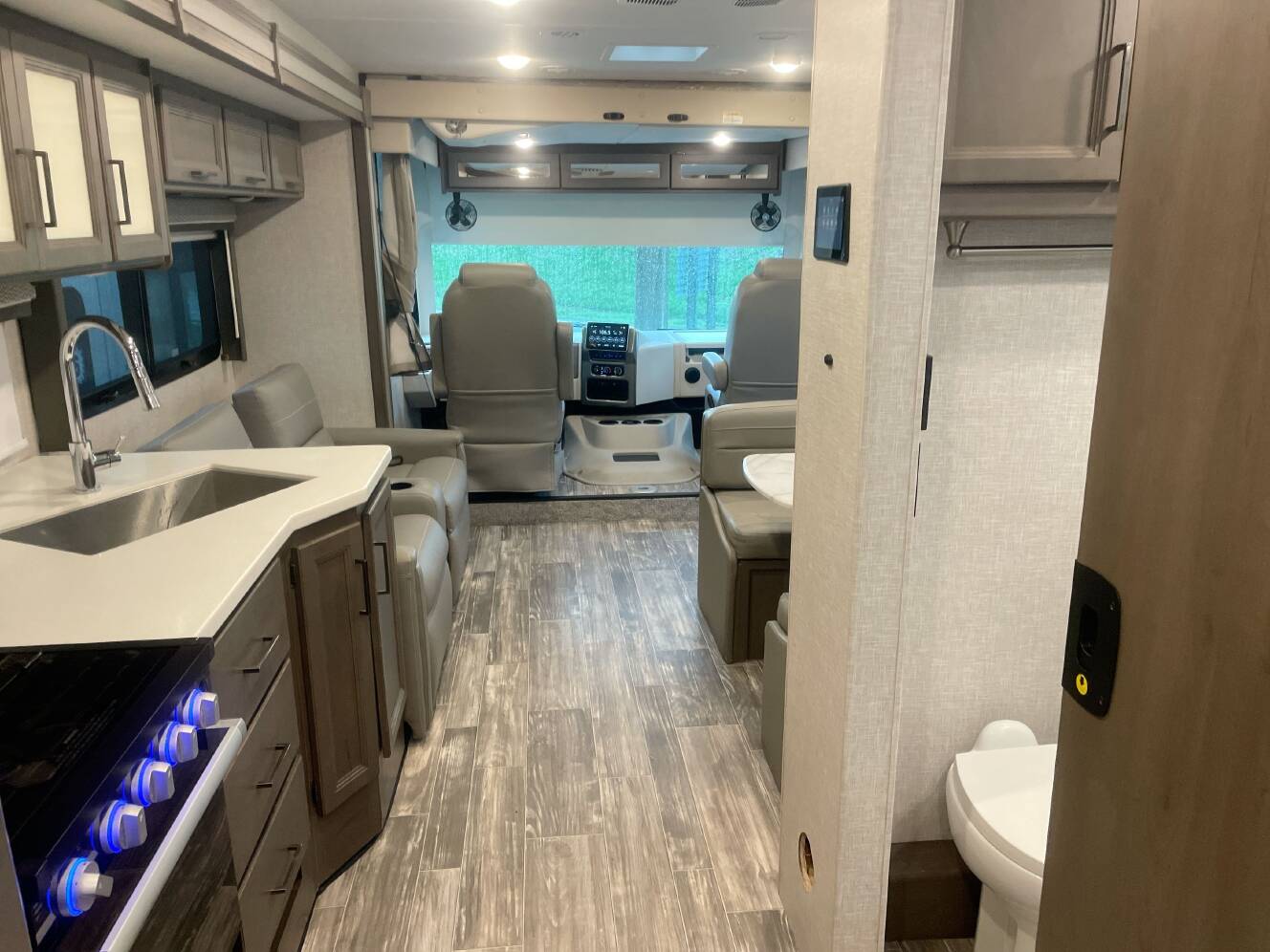 A photo of this 2024 Thor HURRICANE 29M
