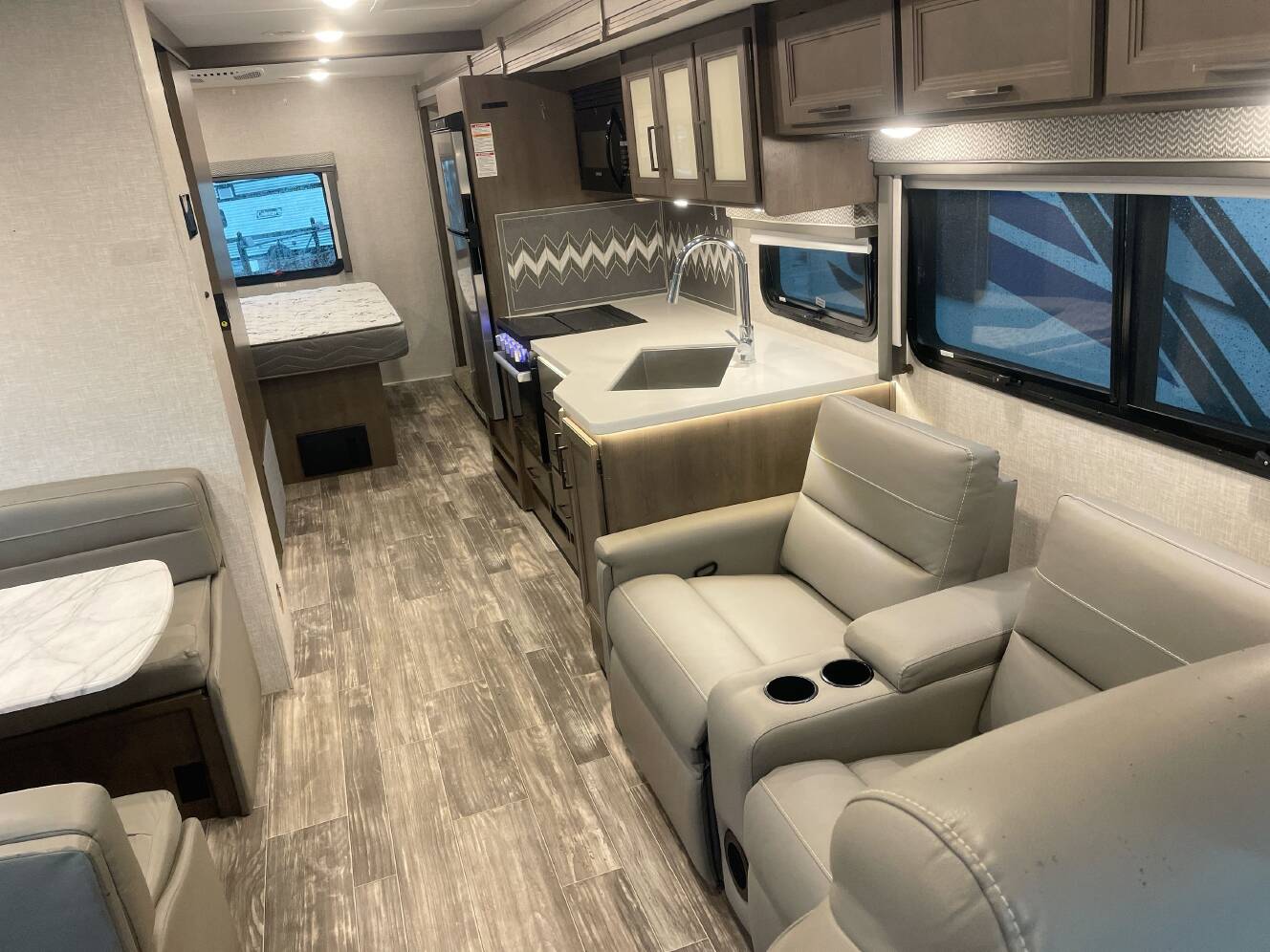 A photo of this 2024 Thor HURRICANE 29M