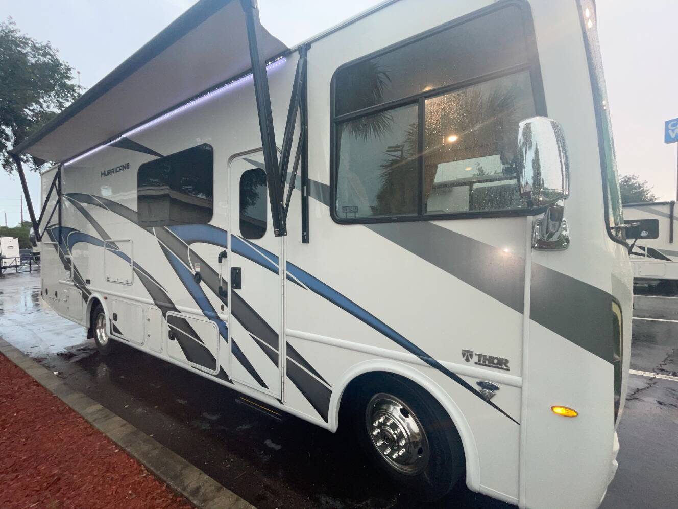 A photo of this 2024 Thor HURRICANE 29M