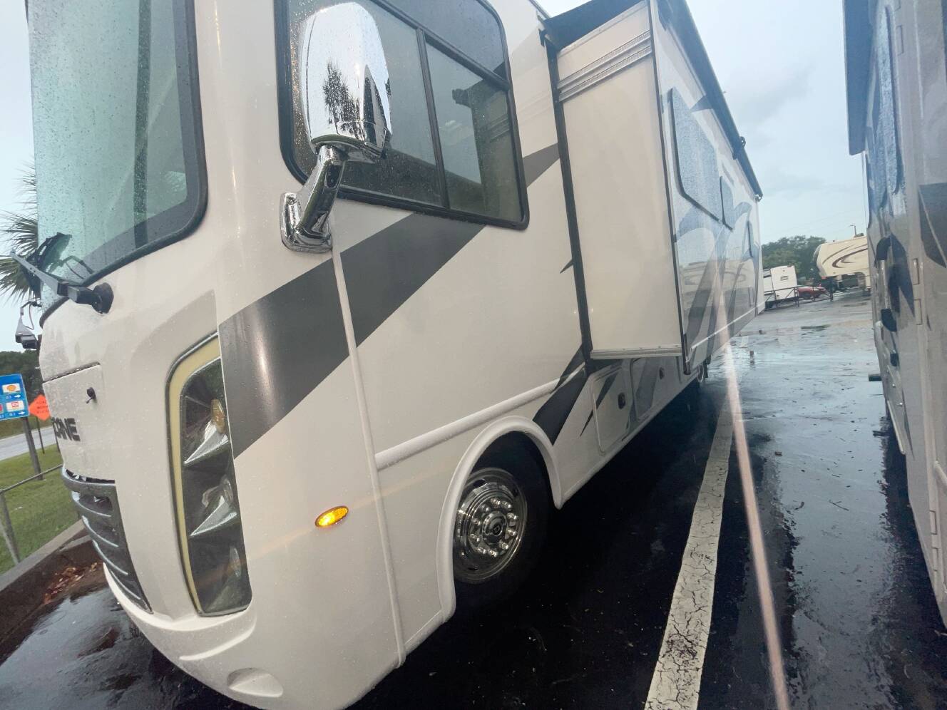 A photo of this 2024 Thor HURRICANE 29M