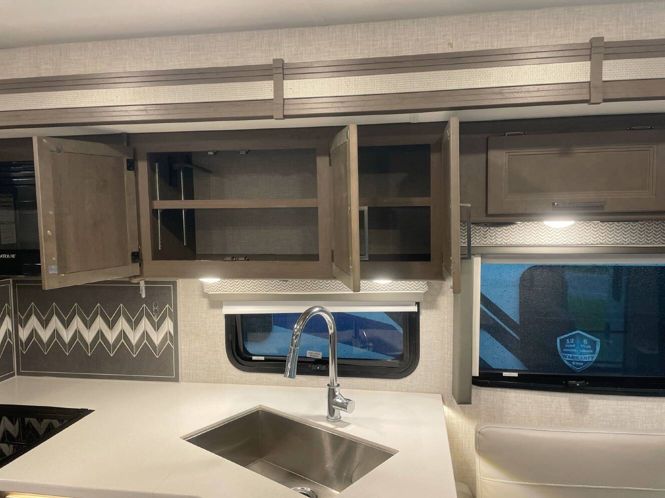 A photo of this 2024 Thor HURRICANE 29M