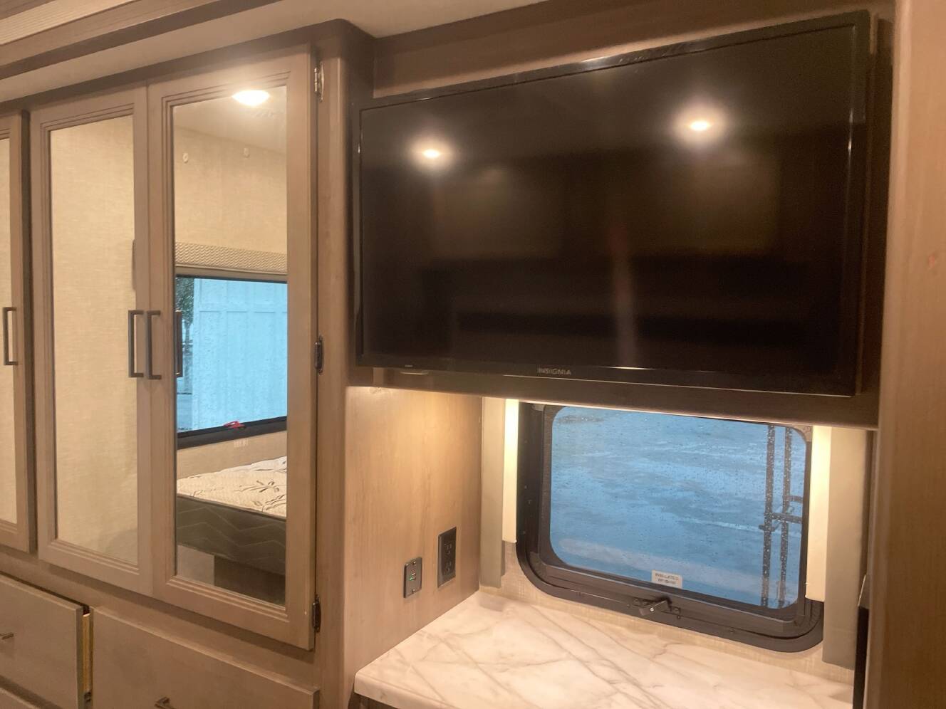 A photo of this 2024 Thor HURRICANE 29M