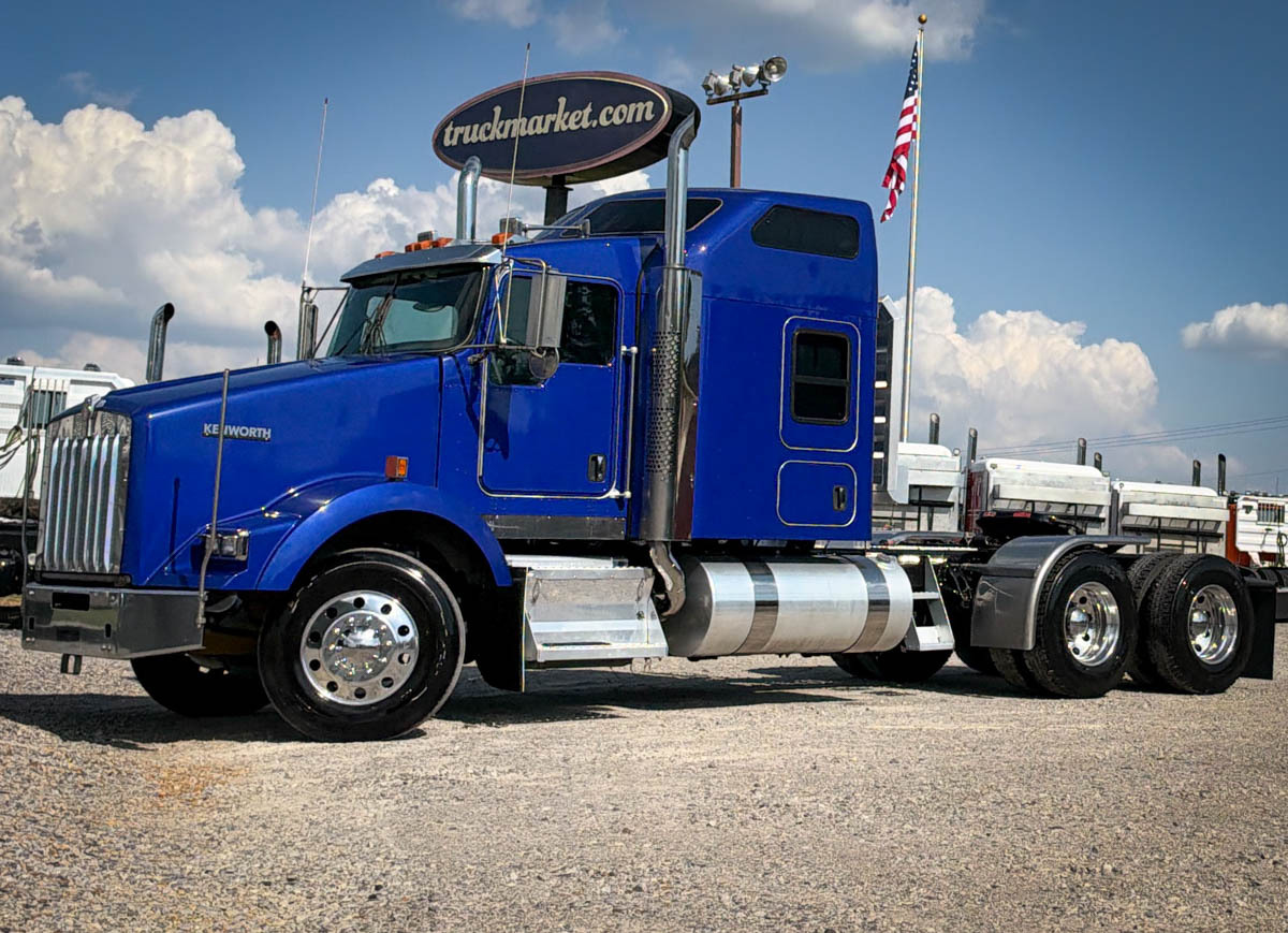 2019 KENWORTH T800 in Olive Branch, MS
