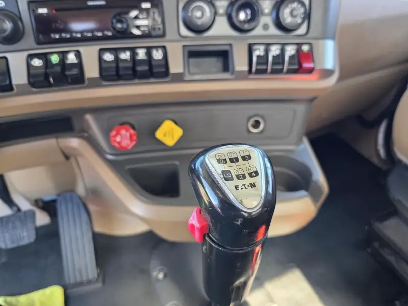 2018 KENWORTH T880