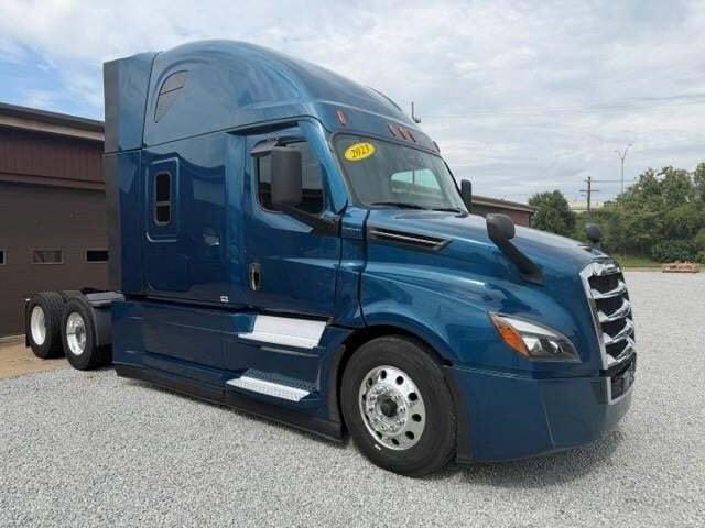 2023 FREIGHTLINER CASCADIA 126 in Canton, OH