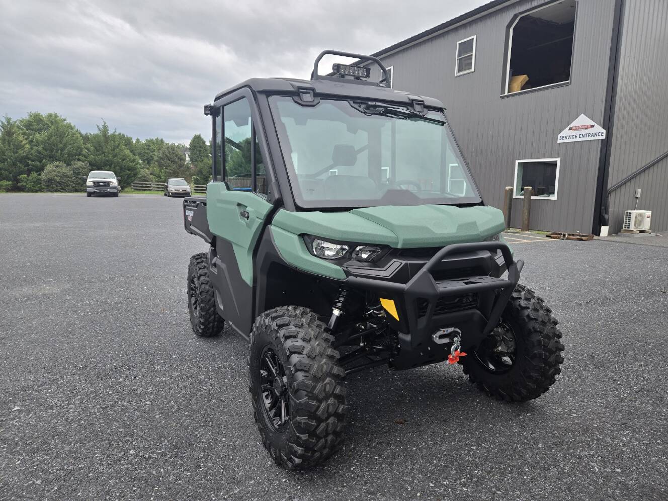 A photo of this 2026 Can-Am Defender DPS CAB HD10