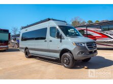 2027 OGV Luxury Coach V-Tour 7RL Review image