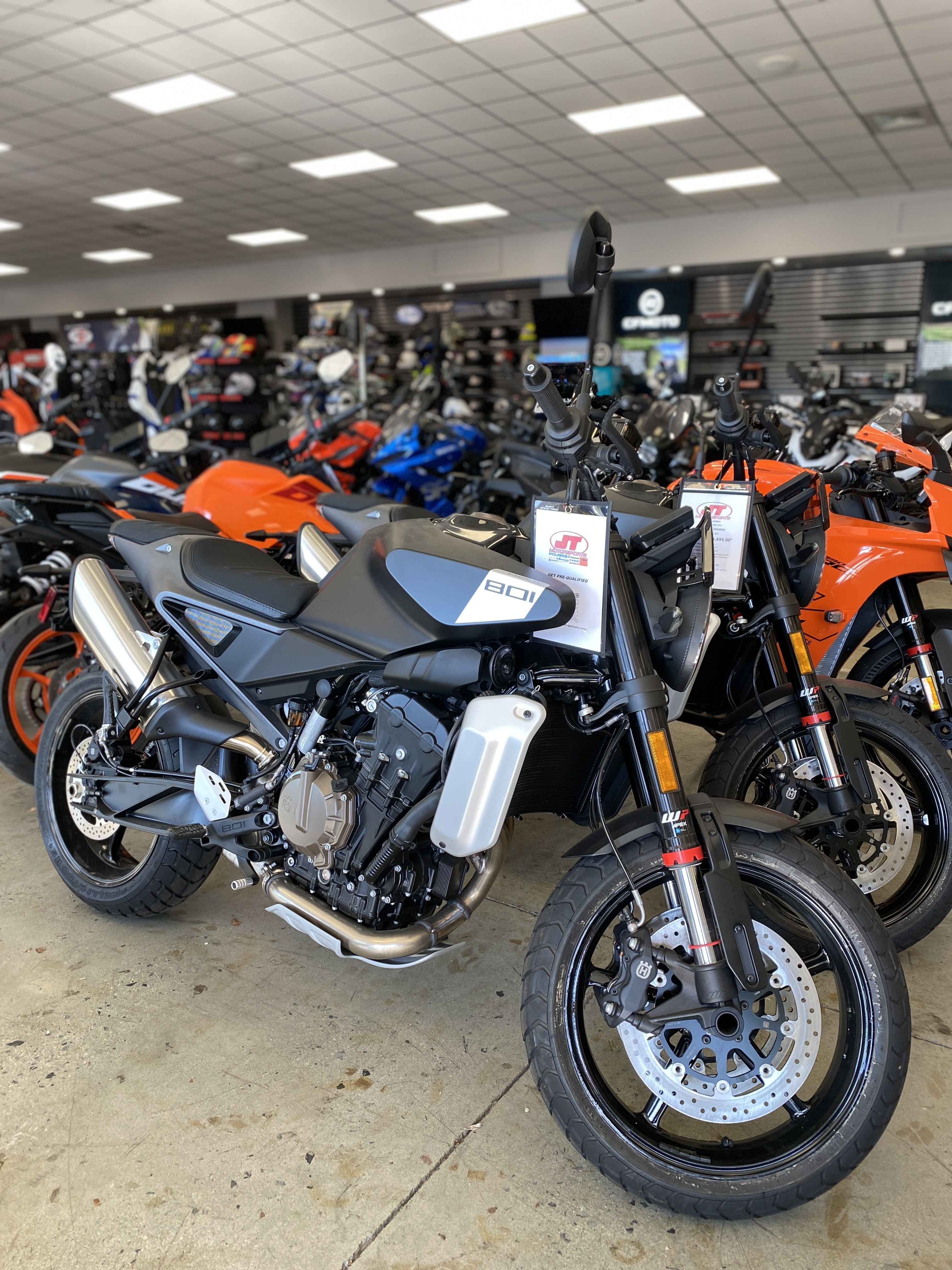 2025 Husqvarna Motorcycles Svartpilen 801 in frederick MD
