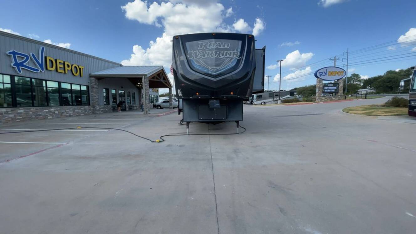 A photo of this 2015 Heartland ROAD WARRIOR 390RW