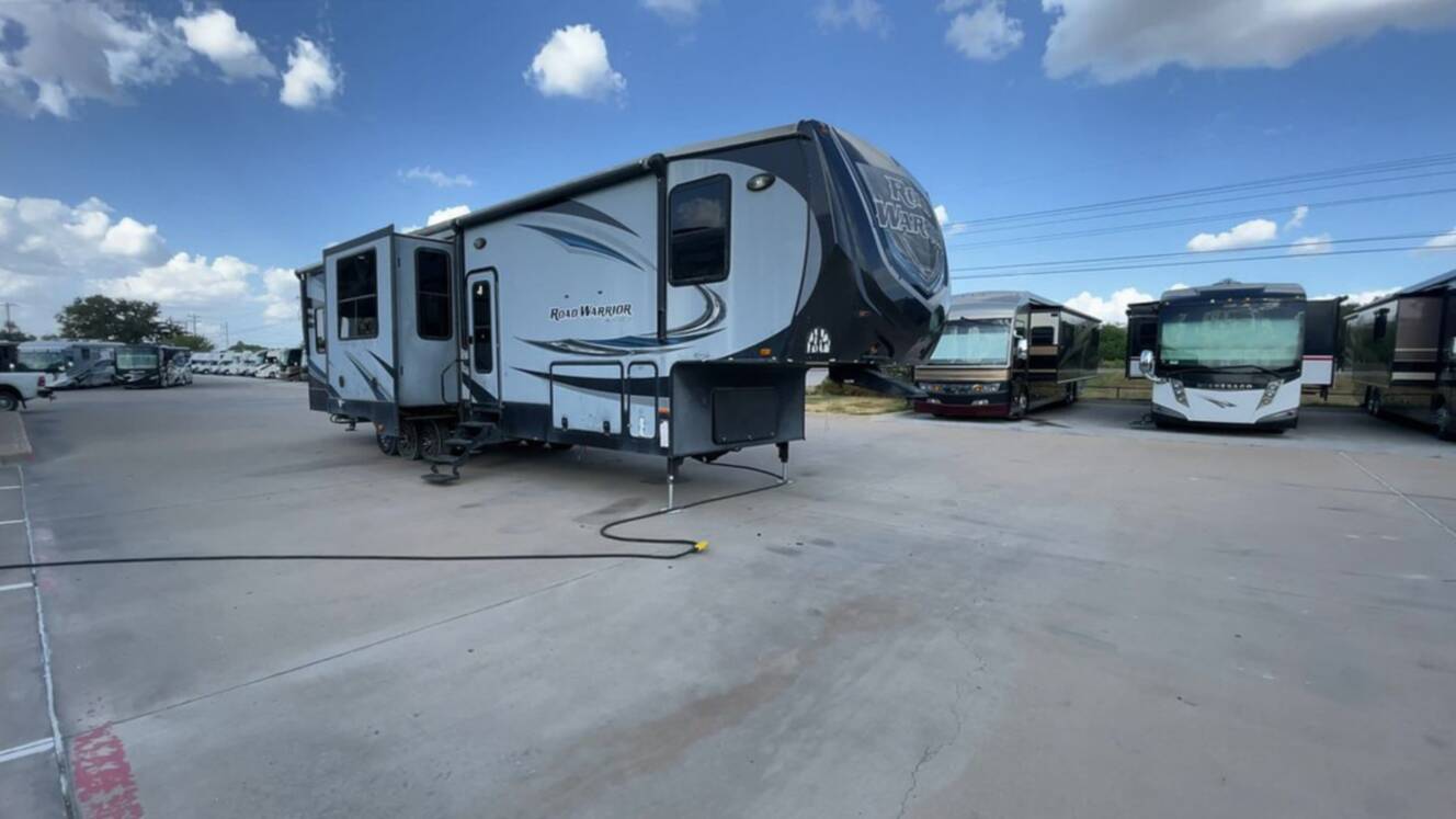 A photo of this 2015 Heartland ROAD WARRIOR 390RW