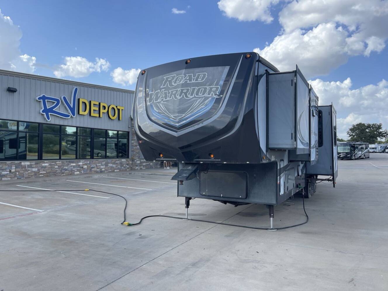 A photo of this 2015 Heartland ROAD WARRIOR 390RW