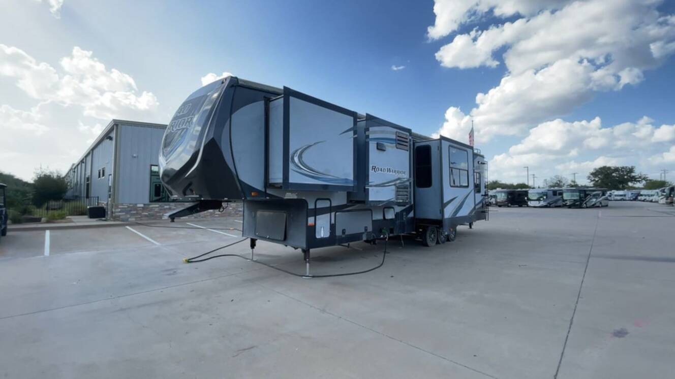 A photo of this 2015 Heartland ROAD WARRIOR 390RW