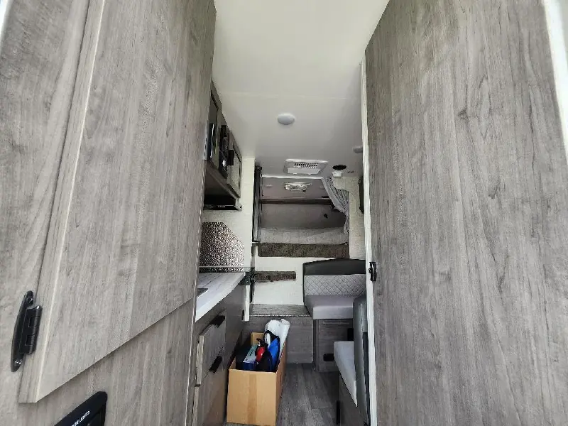 2027 LANCE 825 TRUCK CAMPER