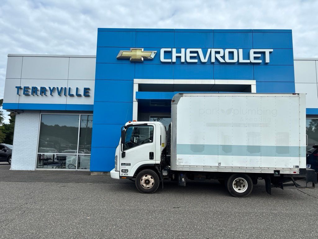 2014 ISUZU NPR in Terryville, CT