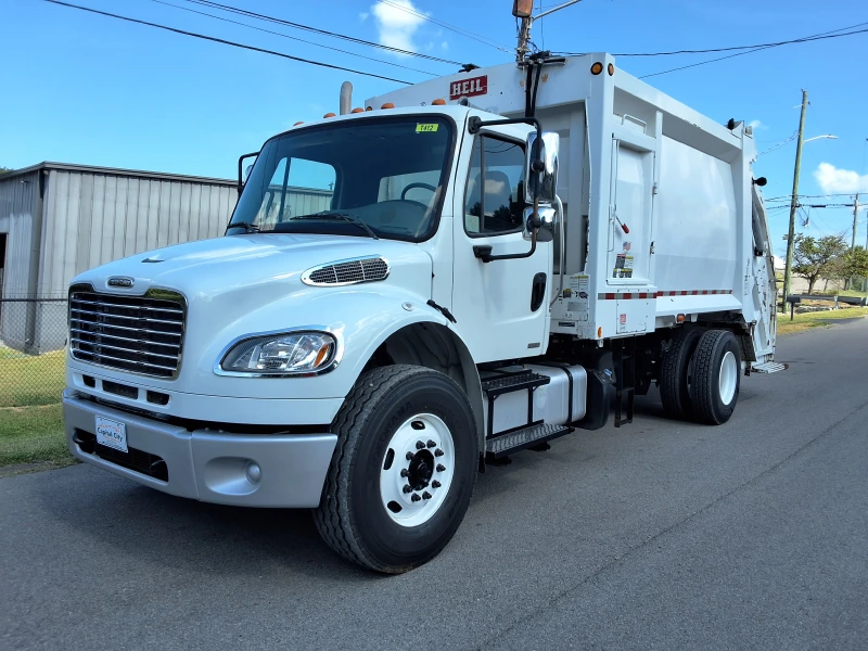 2011 FREIGHTLINER BUSINESS CLASS M2 106
