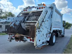 2011 FREIGHTLINER BUSINESS CLASS M2 106