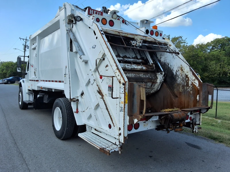 2011 FREIGHTLINER BUSINESS CLASS M2 106