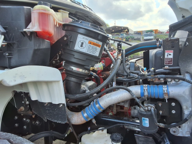 2011 FREIGHTLINER BUSINESS CLASS M2 106