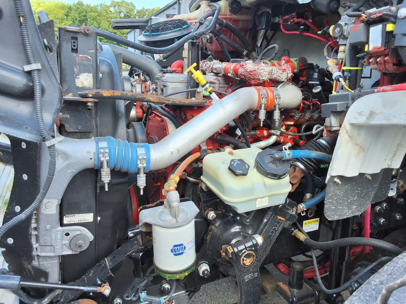 2011 FREIGHTLINER BUSINESS CLASS M2 106