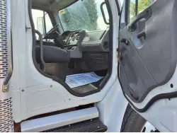 2011 FREIGHTLINER BUSINESS CLASS M2 106