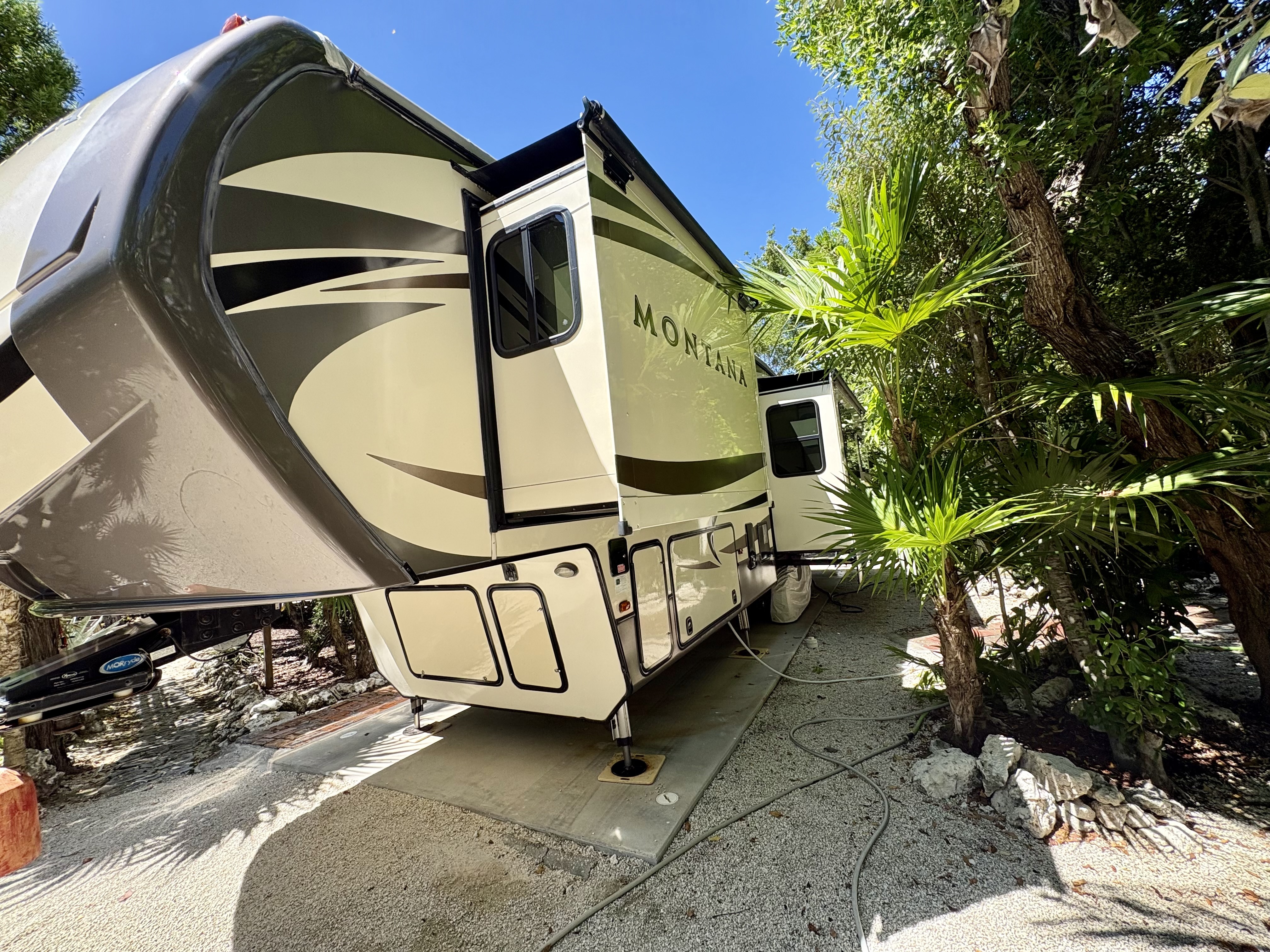 2016 Keystone MONTANA 3160RL in tavernier FL