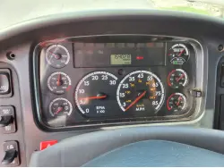 2011 FREIGHTLINER BUSINESS CLASS M2 106