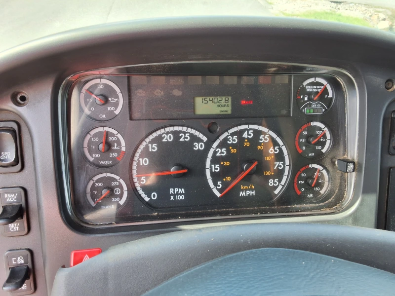 2011 FREIGHTLINER BUSINESS CLASS M2 106
