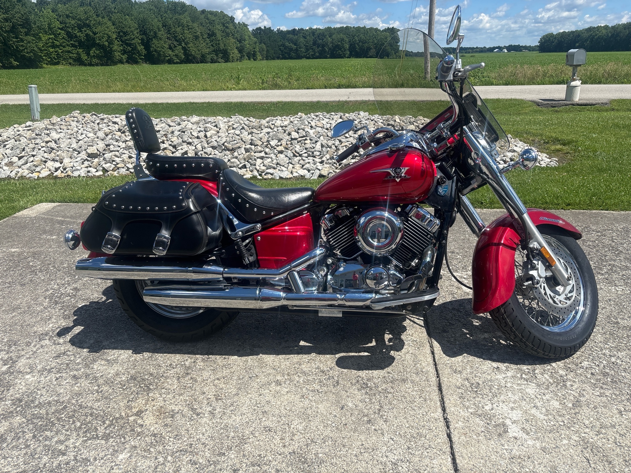 2009 Yamaha V Star 650 Silverado Cruiser motorcycle