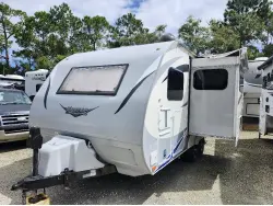 2017 LANCE 1685 TRAVEL TRAILER
