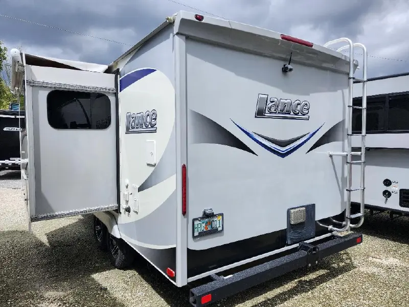 2017 LANCE 1685 TRAVEL TRAILER