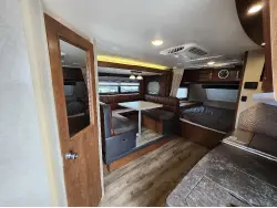 2017 LANCE 1685 TRAVEL TRAILER