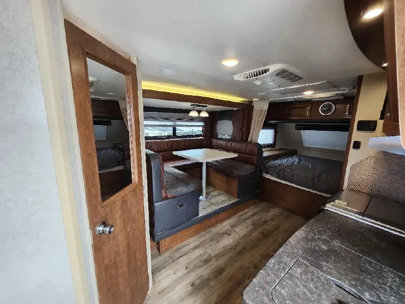 2017 LANCE 1685 TRAVEL TRAILER