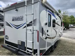 2017 LANCE 1685 TRAVEL TRAILER