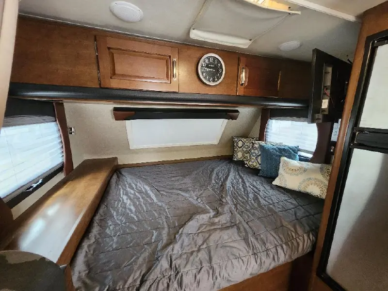 2017 LANCE 1685 TRAVEL TRAILER