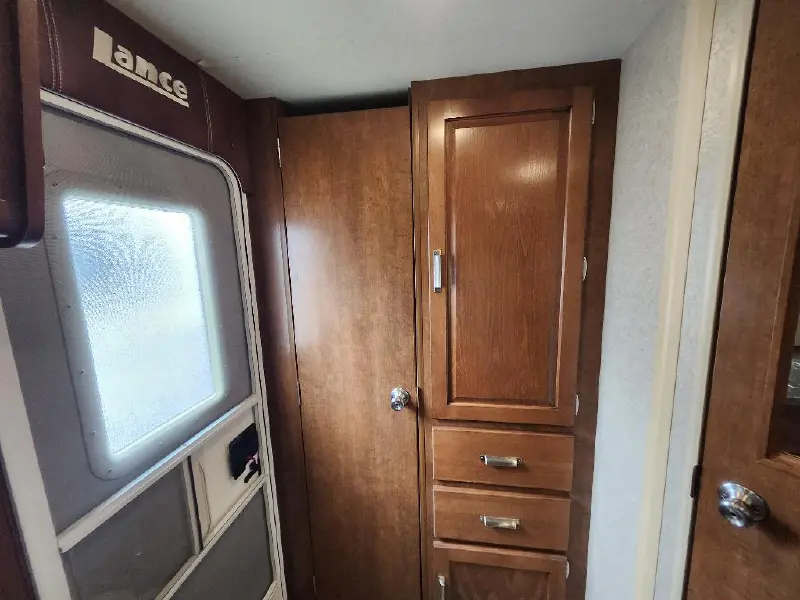 2017 LANCE 1685 TRAVEL TRAILER