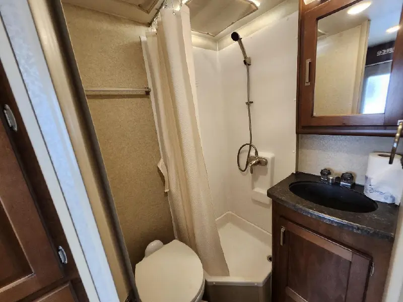 2017 LANCE 1685 TRAVEL TRAILER