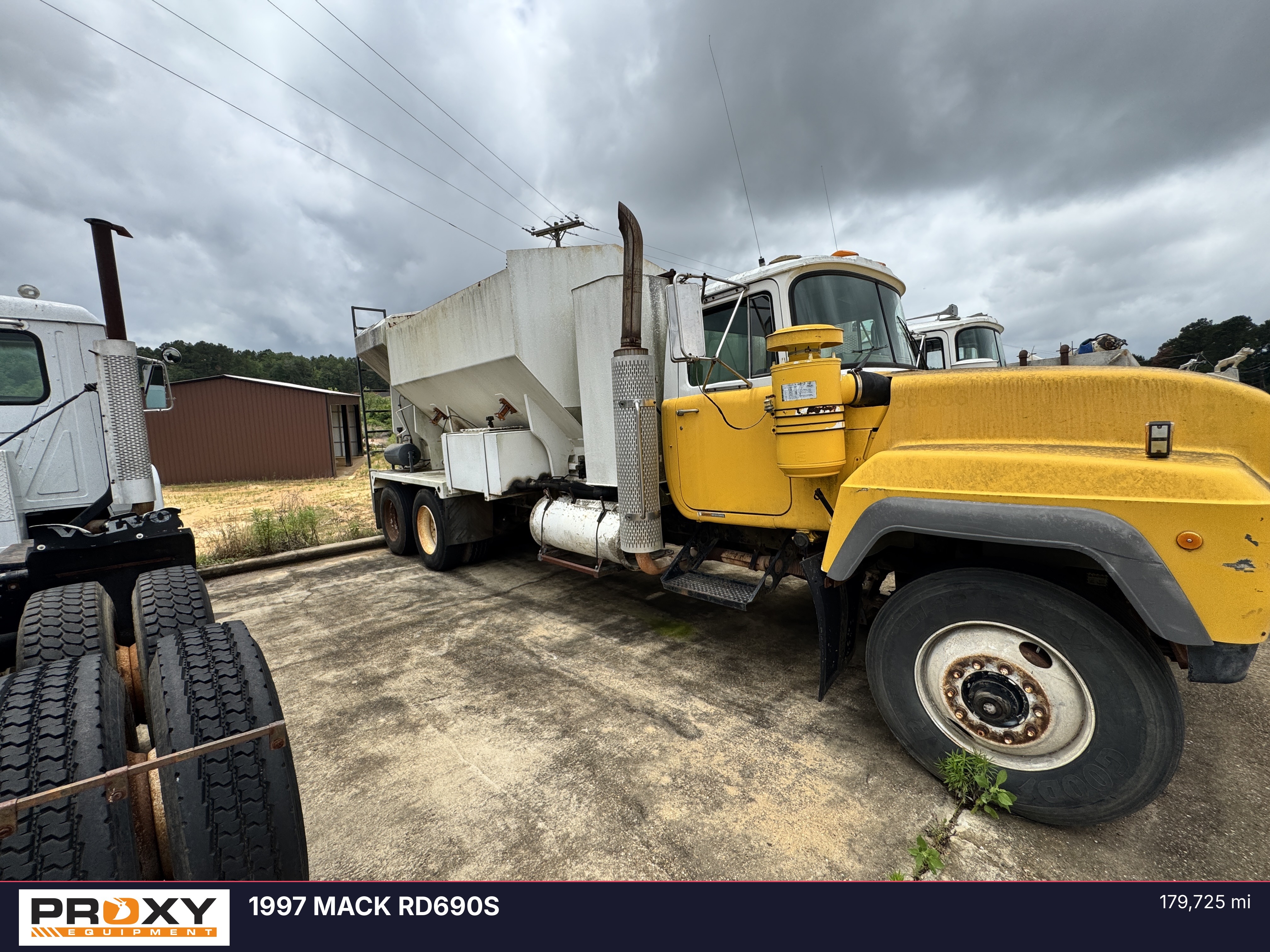 1997 MACK 600 in Dallas, TX