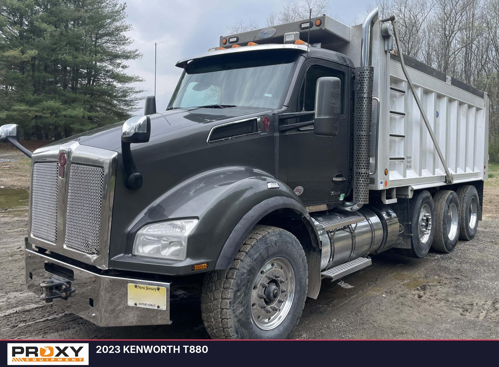 2023 KENWORTH T880 in Trenton, NJ