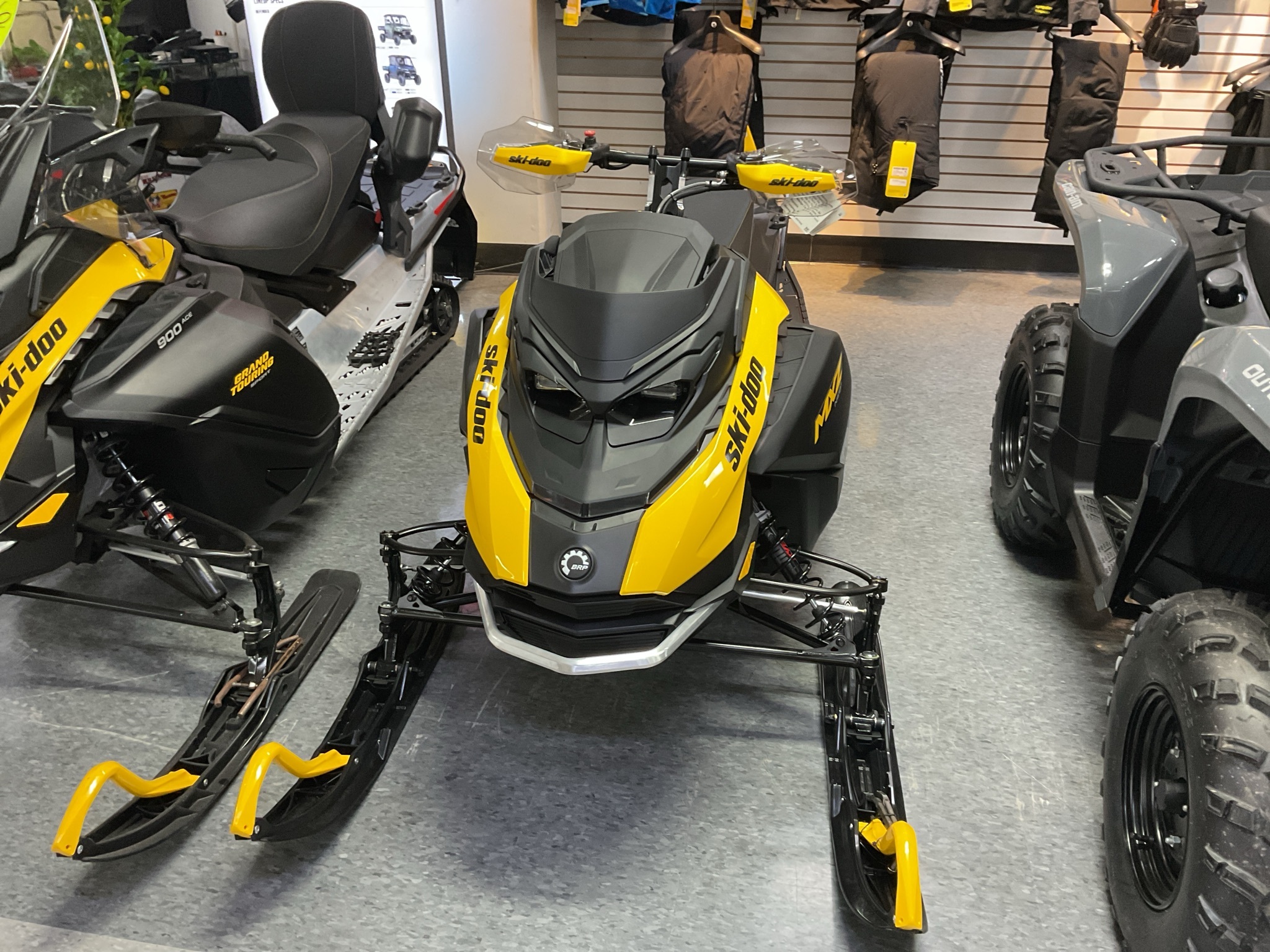 2027 Ski-Doo MXZ NEO+ 600 EFI ES RipSaw 1.25 600 EFI 55 in rutland VT
