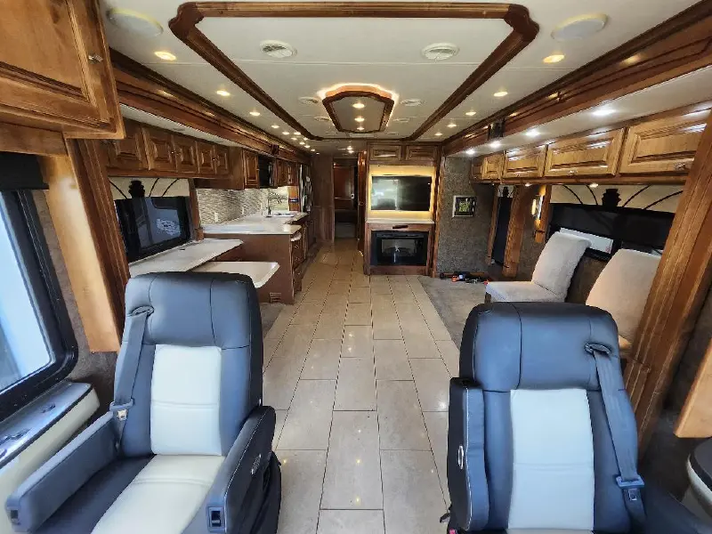 2015 TIFFIN MOTORHOMES PHAETON 40 AH