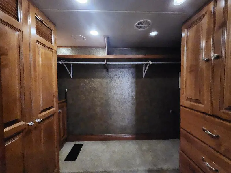 2015 TIFFIN MOTORHOMES PHAETON 40 AH