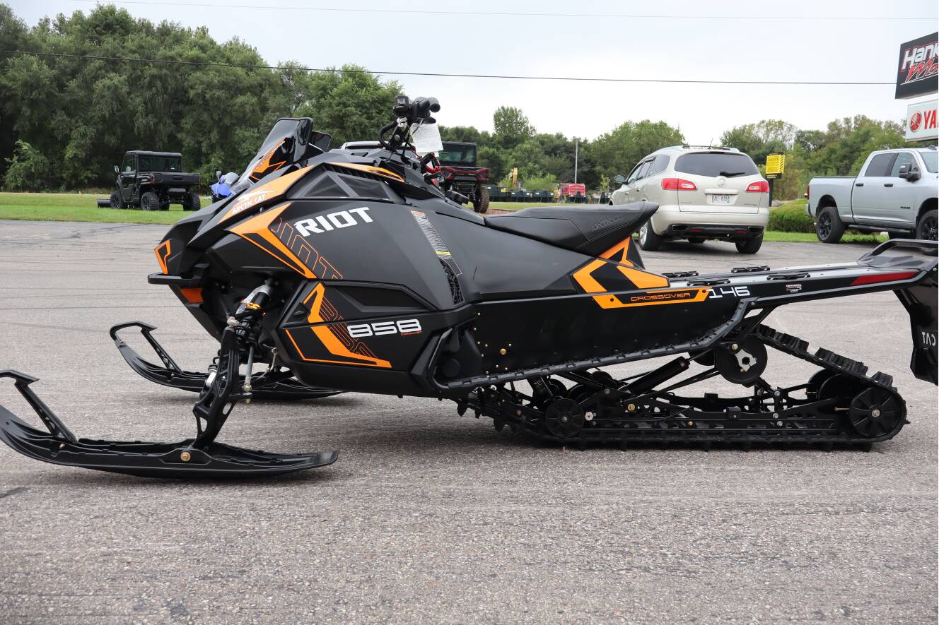 A photo of this 2026 Arctic Cat Riot 858 Sno Pro 1.75 ES (Arctic Cat G8 Gauge)