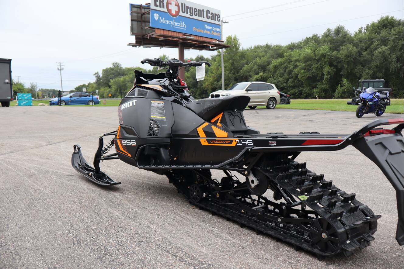 A photo of this 2026 Arctic Cat Riot 858 Sno Pro 1.75 ES (Arctic Cat G8 Gauge)