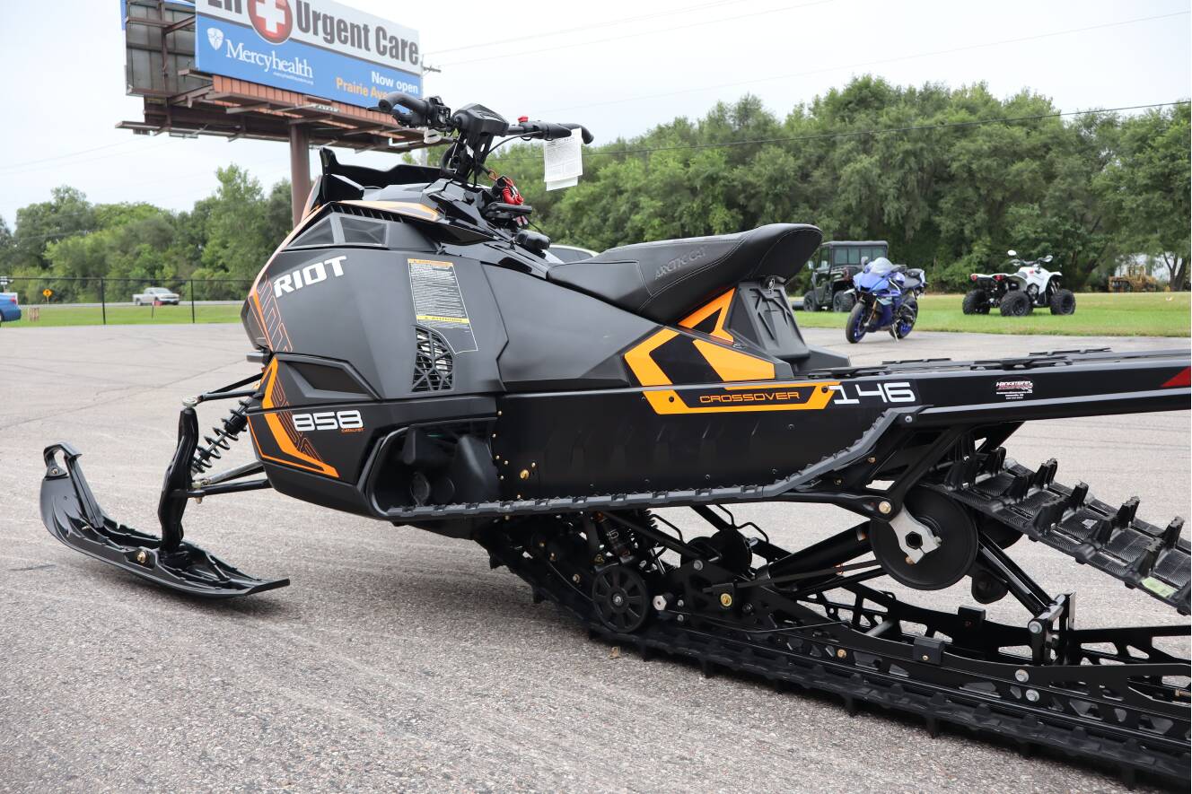 A photo of this 2026 Arctic Cat Riot 858 Sno Pro 1.75 ES (Arctic Cat G8 Gauge)
