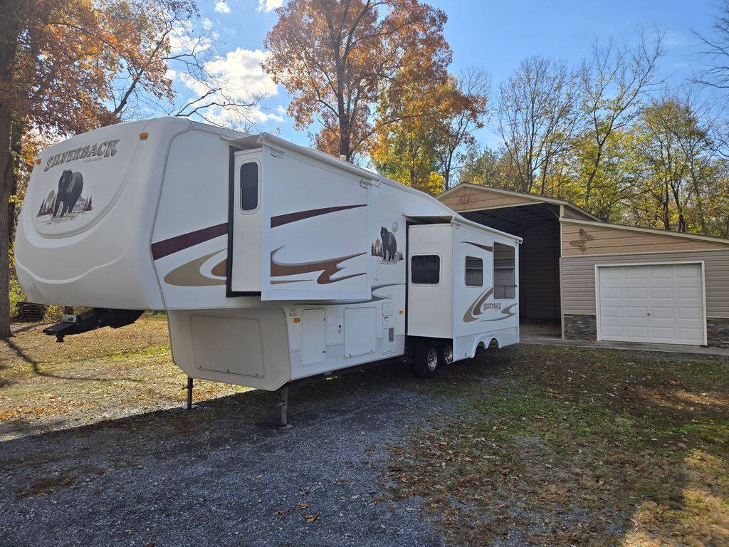 2008 Forest River Cedar Creek Silverback 30LRKSA in walkersville MD