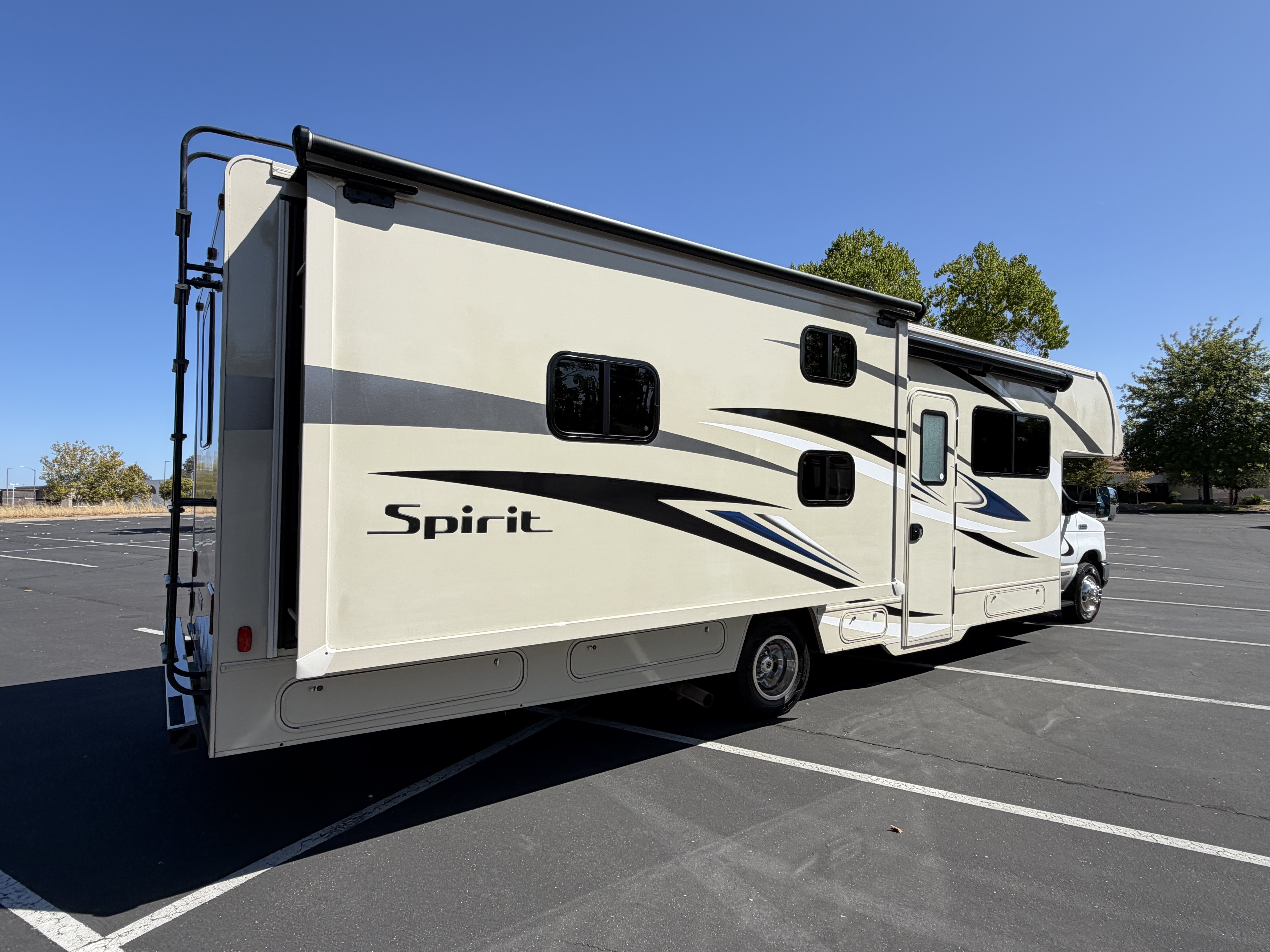 2021 Winnebago SPIRIT 31H in auburn CA