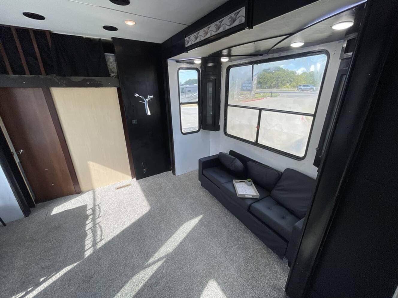 A photo of this 2015 Heartland ROAD WARRIOR 390RW