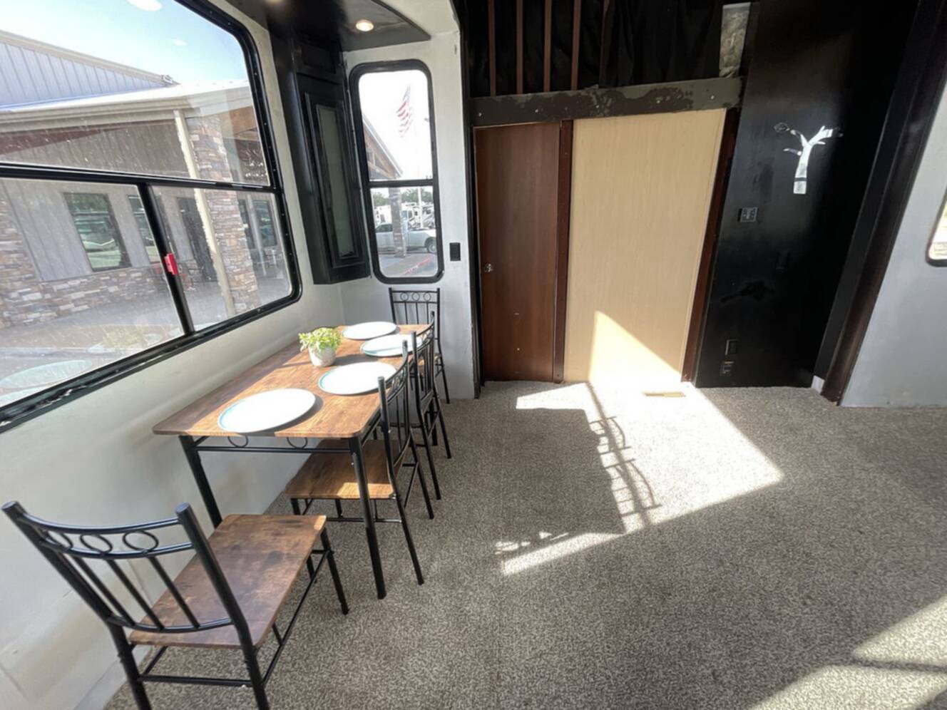 A photo of this 2015 Heartland ROAD WARRIOR 390RW
